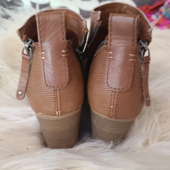 Booties - Picture 4 of 6